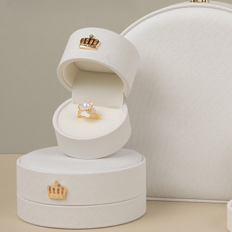 Luxury paper jewelry boxes | Anti-tarnish inserts & velvet-free sustainable solutions