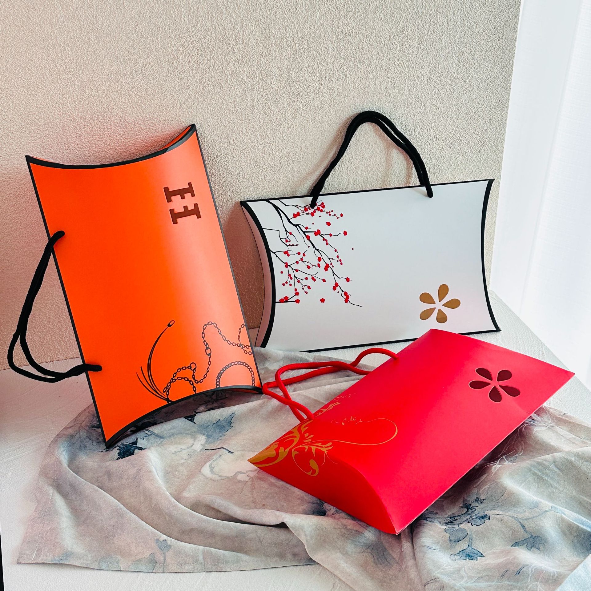 Custom Printed Pillow Boxes — packaging example 1