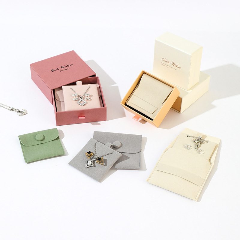 Jewelry pouches with logo for luxury brands.